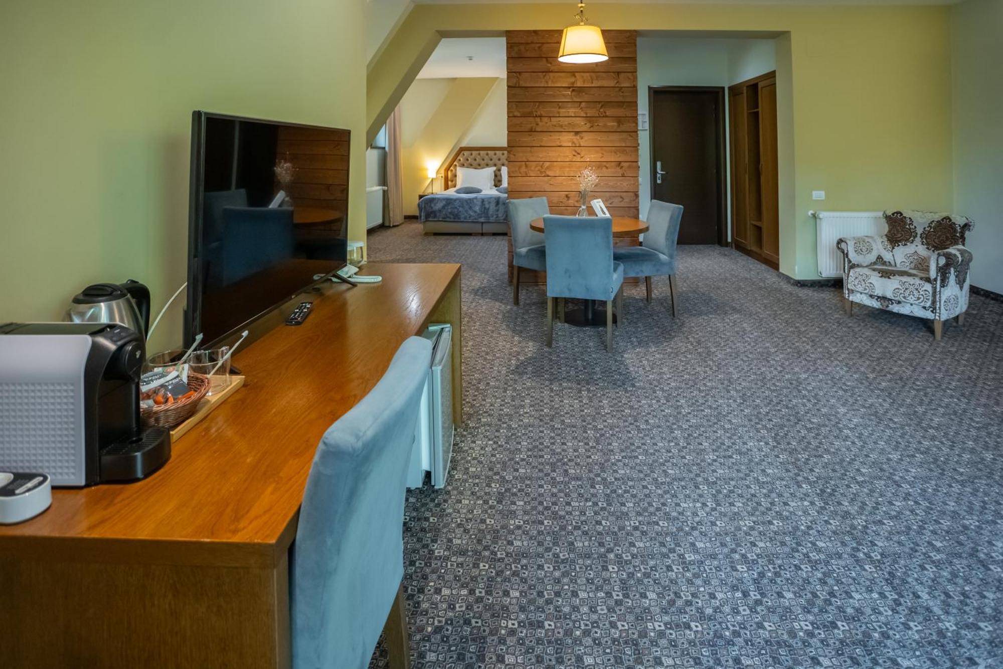 Opus Villa Sinaia Exterior foto Suite room